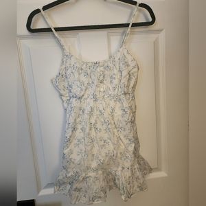 NWOT GAP Women's White Blue Floral Ruffle Bottom Cami Size S
